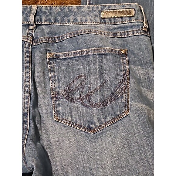 Vtg 90s Express Jeans 12R 36x32 Low Rise Curvy Bootcut  Distressed Light Blue - Picture 6 of 8